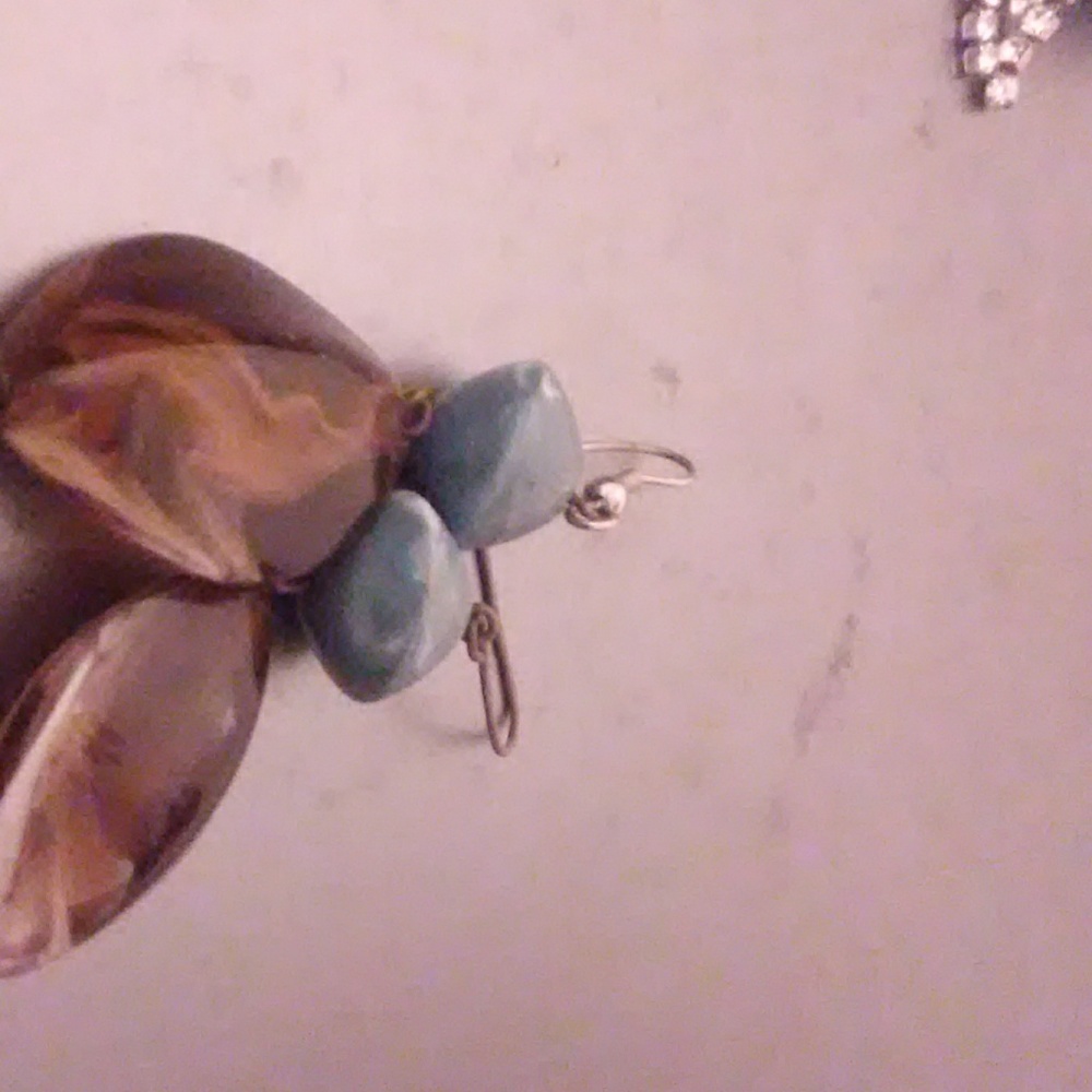 Earring - Picture 4 of 4